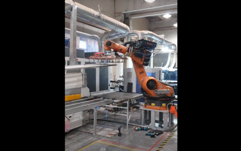 Новый робот на мебельной фабрике Ctot Factory